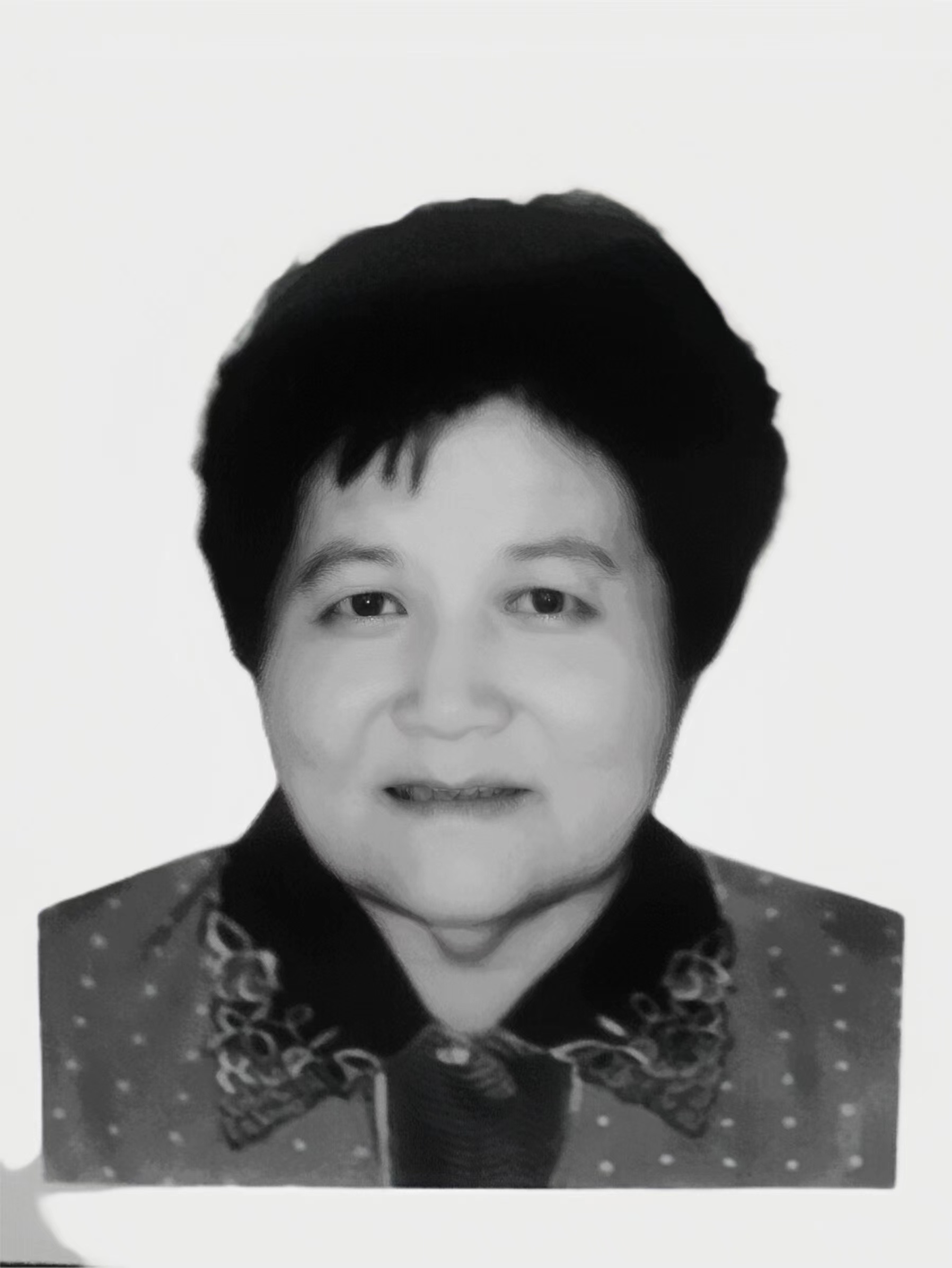 董素英